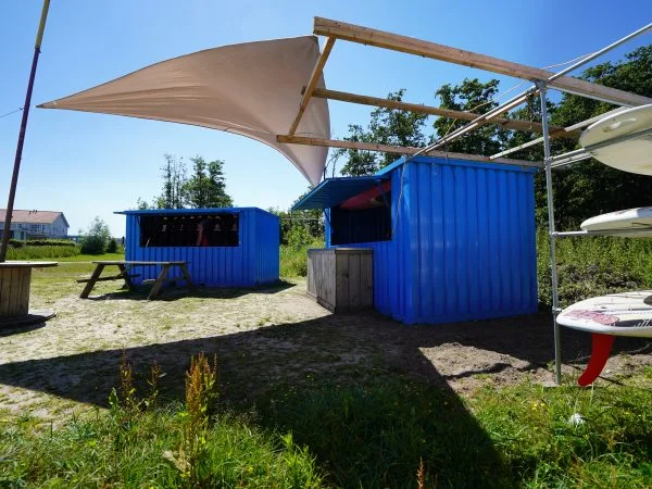 Demontierbarer Bar-Container 4x2 Meter XL Blau RAL 5015 - image 2